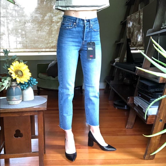 NWT Levi’s Wedgie Straight Crop Ankle Jeans - Picture 4 of 8